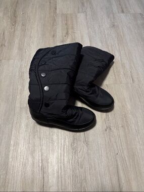 Black Quilted Snap-Detail Winter Boots
